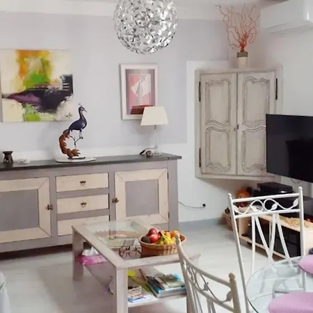 Apartment Bel Situe Dans La Plaine Orientale *